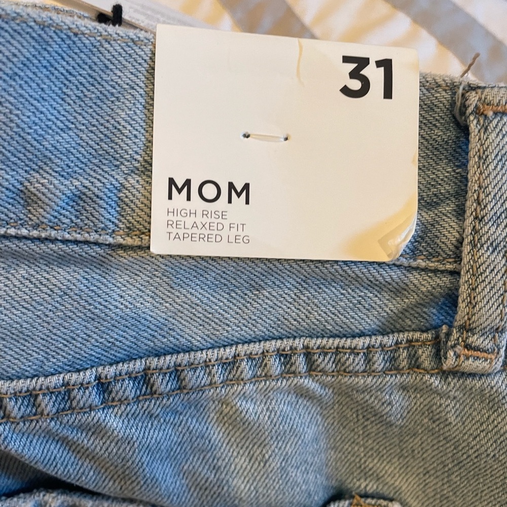 BNWT mom jeans F21